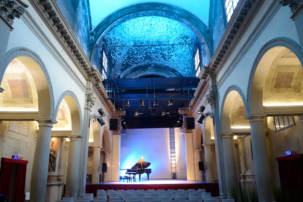 palco-luce-azzurra.jpg